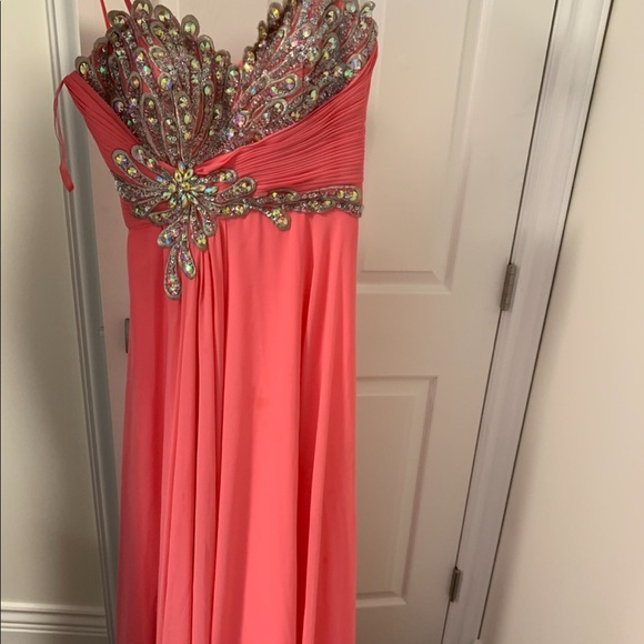 Pink dress flowy dress with slit - Picture 2 of 3